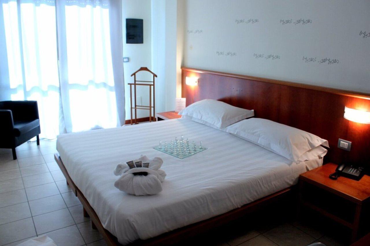 Leonardo Hotel Parma Zewnętrze zdjęcie